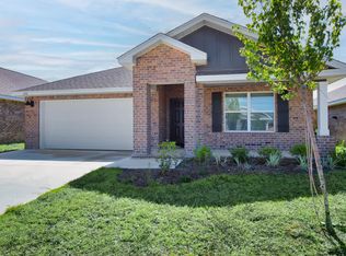 4733 Airmen Dr, Crestview, FL 32539