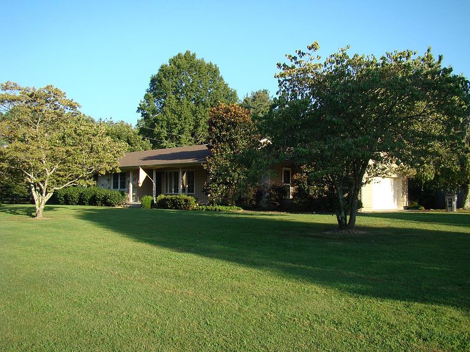 1st image of 826 Lone Oak Dr