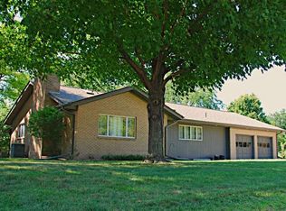 2421 7th St, Clay Center, KS 67432