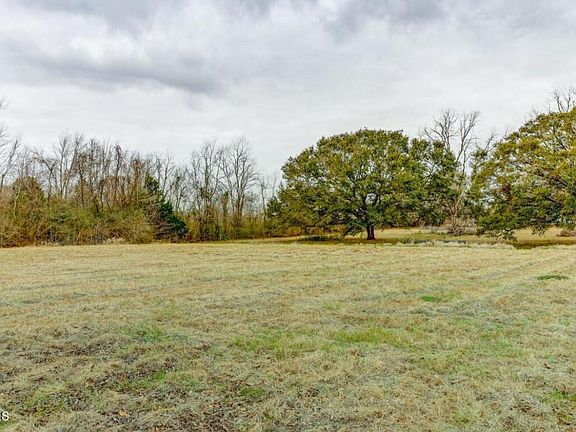 2nd image of 427 Kidder Rd