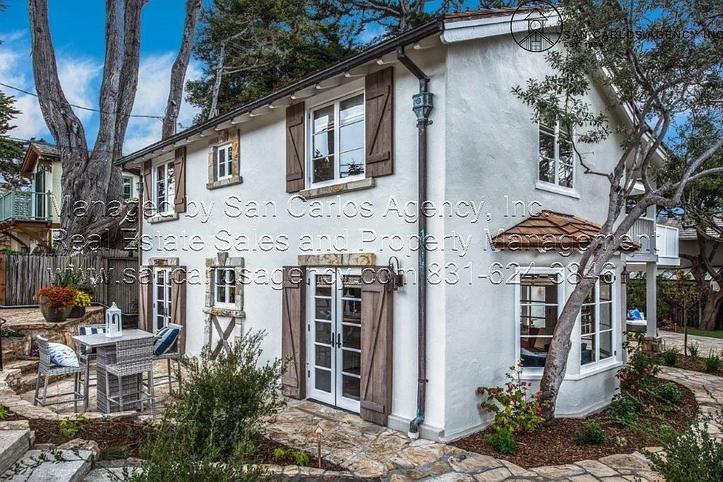 Beautiful, Remodeled Home in Carmel Point — Photo 1
