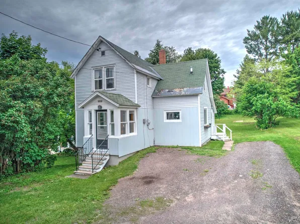 1007 Ingot St, Hancock, MI 49930