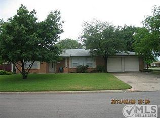 3816 Cresthill Rd, Benbrook, TX 76116