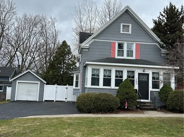 107 Hazel St, Liverpool, NY 13088