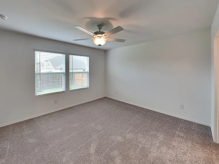 1017 Valerian Dr — Photo 4