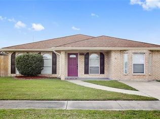 3520 Decomine Dr, Chalmette, LA 70043
