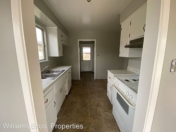 3rd image of 607 W Sunset Ave