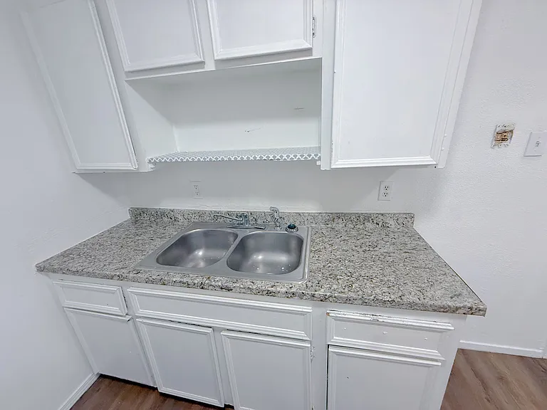 New West Apartments — Photo 51
