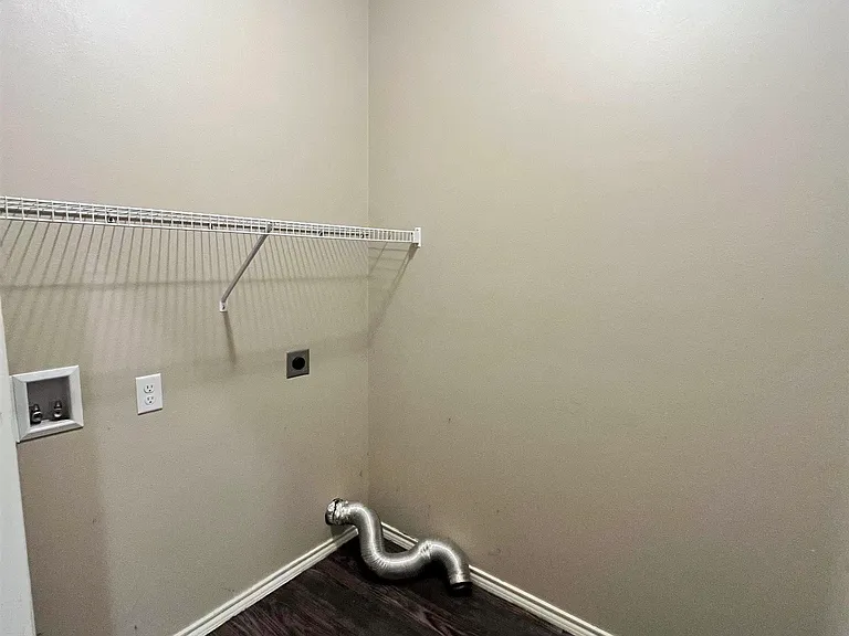 5816 Deauville St — Photo 20