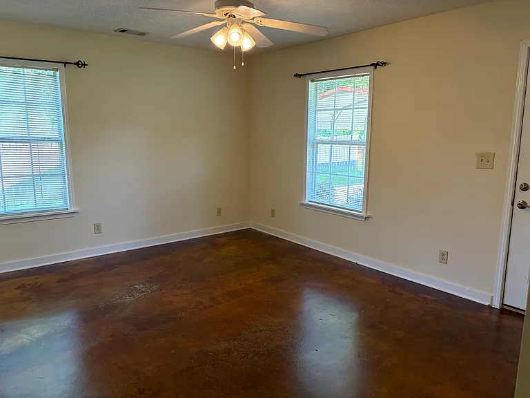 31 Cottage Ln — Photo 4