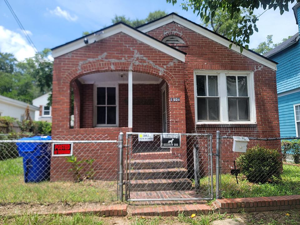 1st image of 1908 NE Calvert St