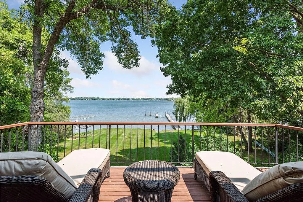 4 bed, 7300 sqft, $6,900 — Photo 4