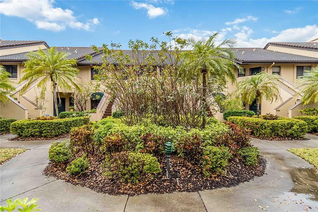 2 bed, 2.0 bath, 1156 sqft, $3,500 — Photo 3