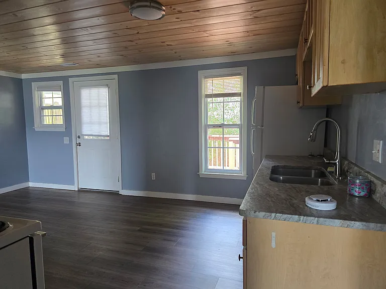 360 W 2nd St #2 — Photo 6