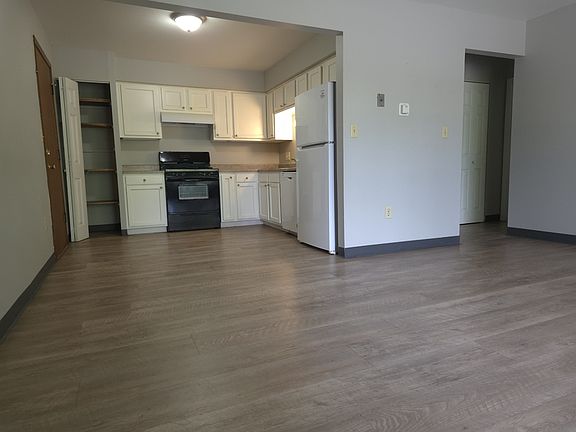 5th image of 348 E Marquette St APT 5