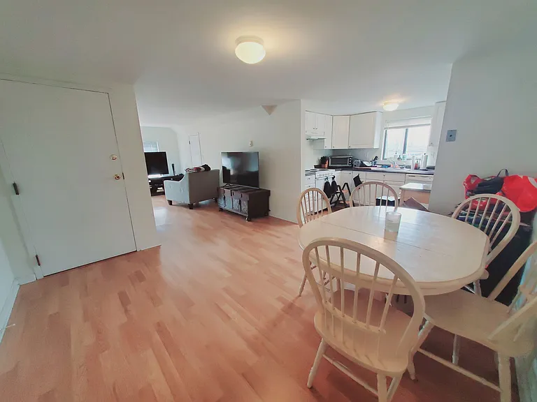 22 Cove Rd #3 — Photo 4