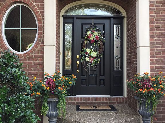 Parliament-style entryway