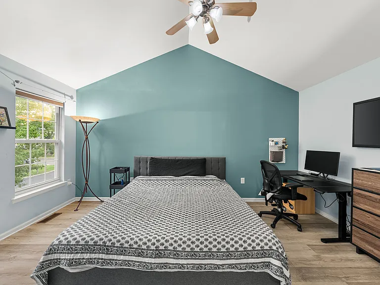 8 Henry Ct — Photo 6