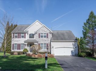 6 Bergen Woods Dr, Cohoes, NY 12047