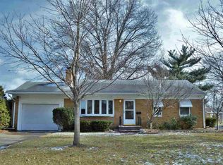 1878 25th Avenue Ct, Moline, IL 61265