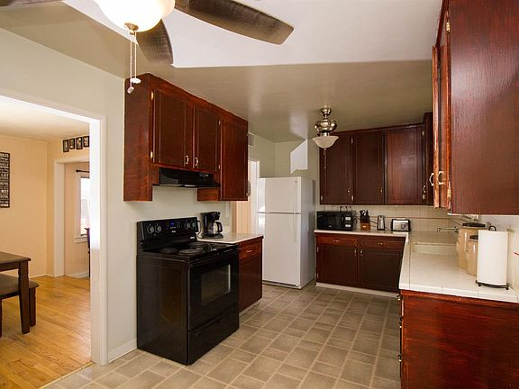 3rd image of 1828 Norris Dr E