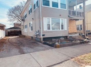 16 Bloomfield St, Pawtucket, RI 02861