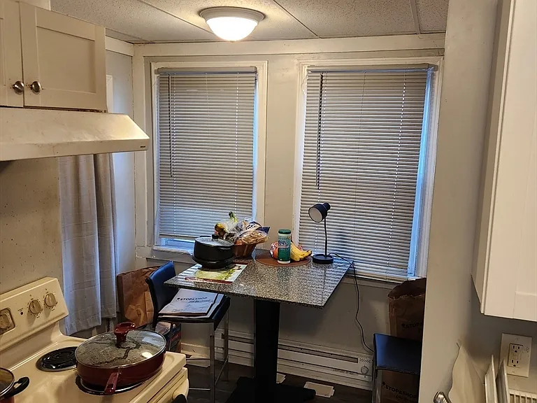 213 Lincoln St #1R — Photo 6