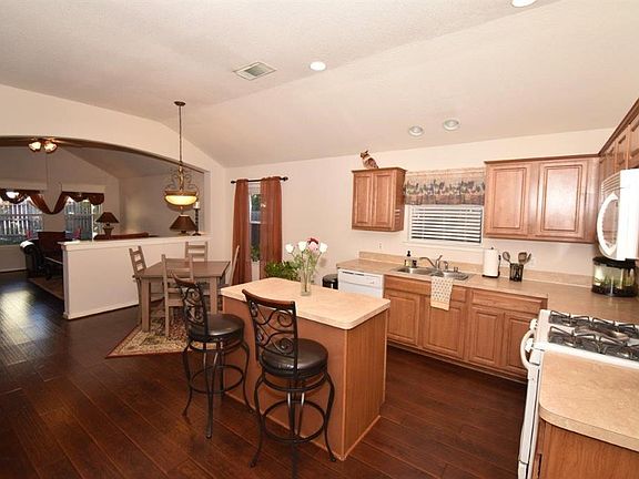 5th image of 26118 Parkman Grove Dr