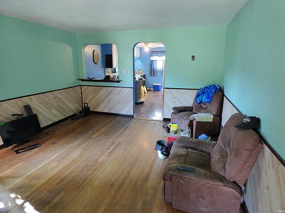 3rd image of 1113 Diamond Ave