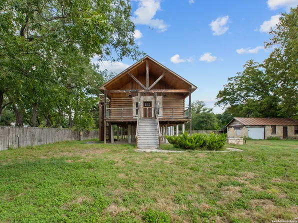 520 Main, Comfort, TX 78013