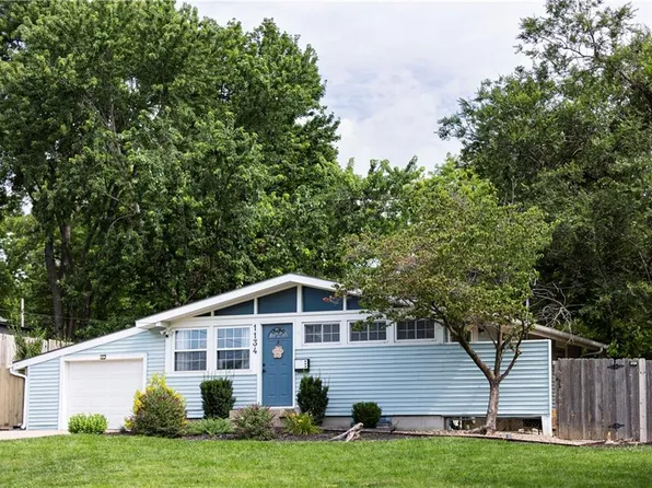 1134 E T C Lea Rd, Independence, MO 64050