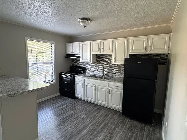 Springbrook Apartments — Photo 12