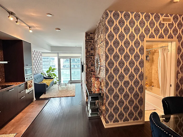 12 York St #909 — Photo 3
