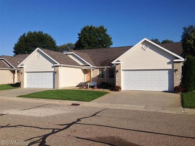 1st image of 1340 Honeysuckle Ln