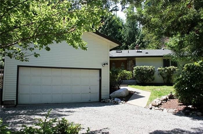 1st image of 1360 Mowitch Dr
