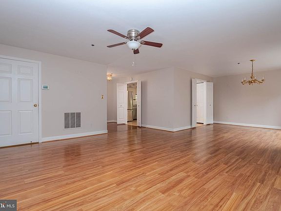 4th image of 2 Southerly Ct APT 406