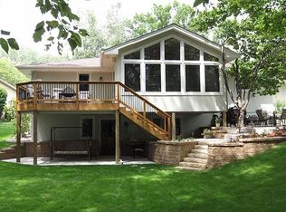 2458 Brookview Dr E, Maplewood, MN 55119