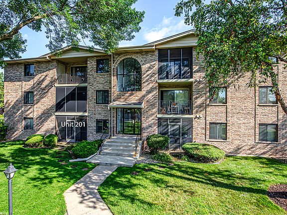 2nd image of 4926 134th St APT 201