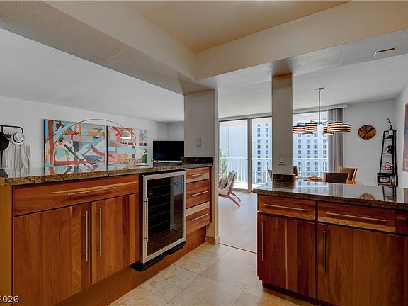 5th image of 205 E Harmon Ave APT 909