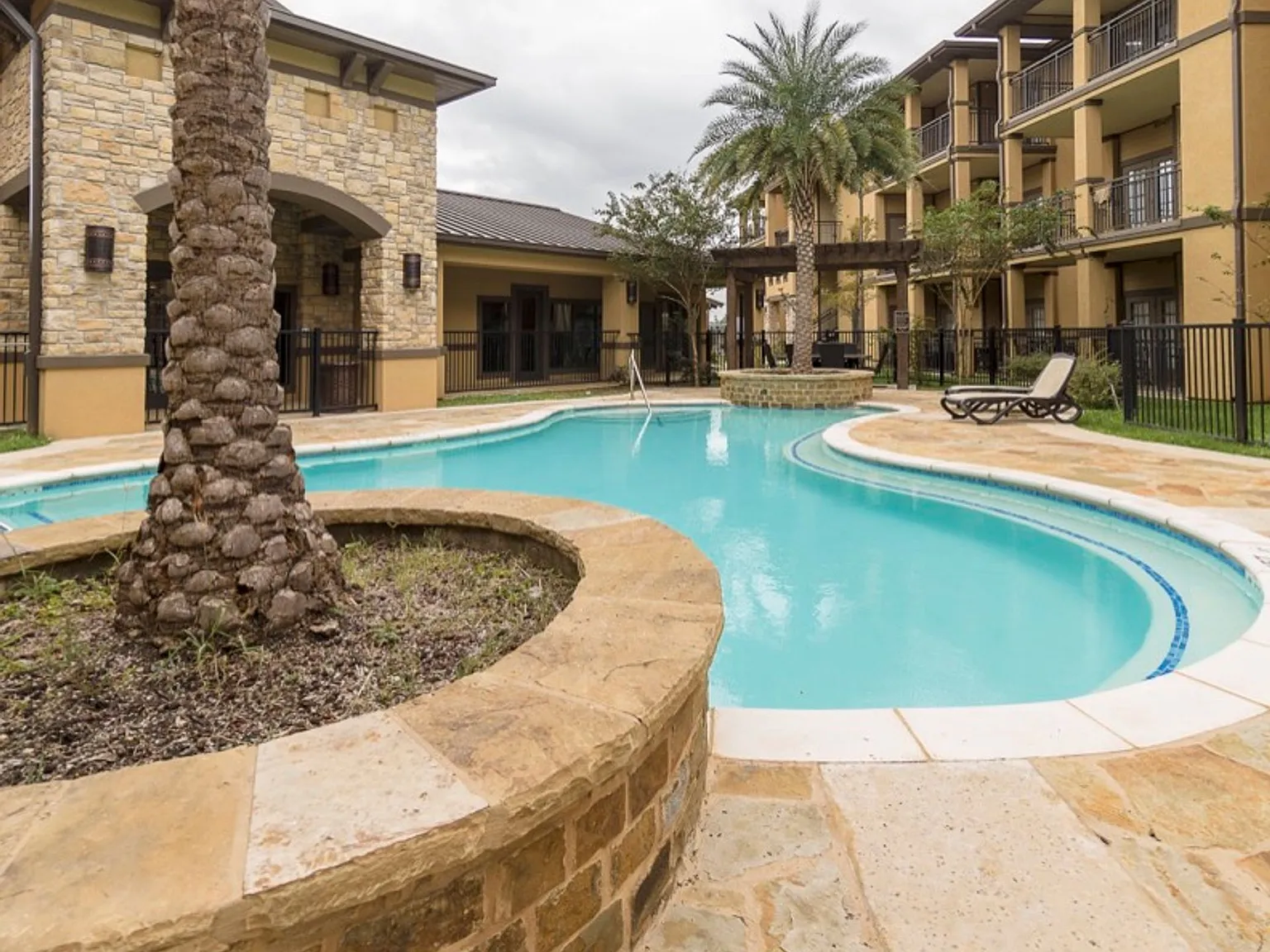 The Fountains at Bonita Creek Apartments — Photo 4