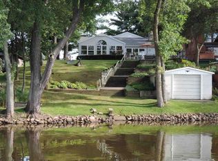 W10126 Schiefelbein Rd, Poynette, WI 53955