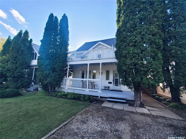 2319 1st AVENUE W, Prince Albert, SK S6V 5A1