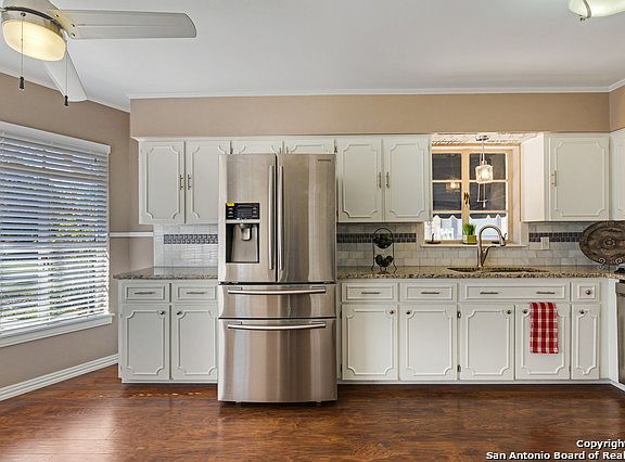 3rd image of 124 Beverly Dr