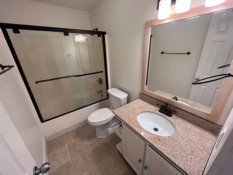 2331 Bainbridge Ct — Photo 11