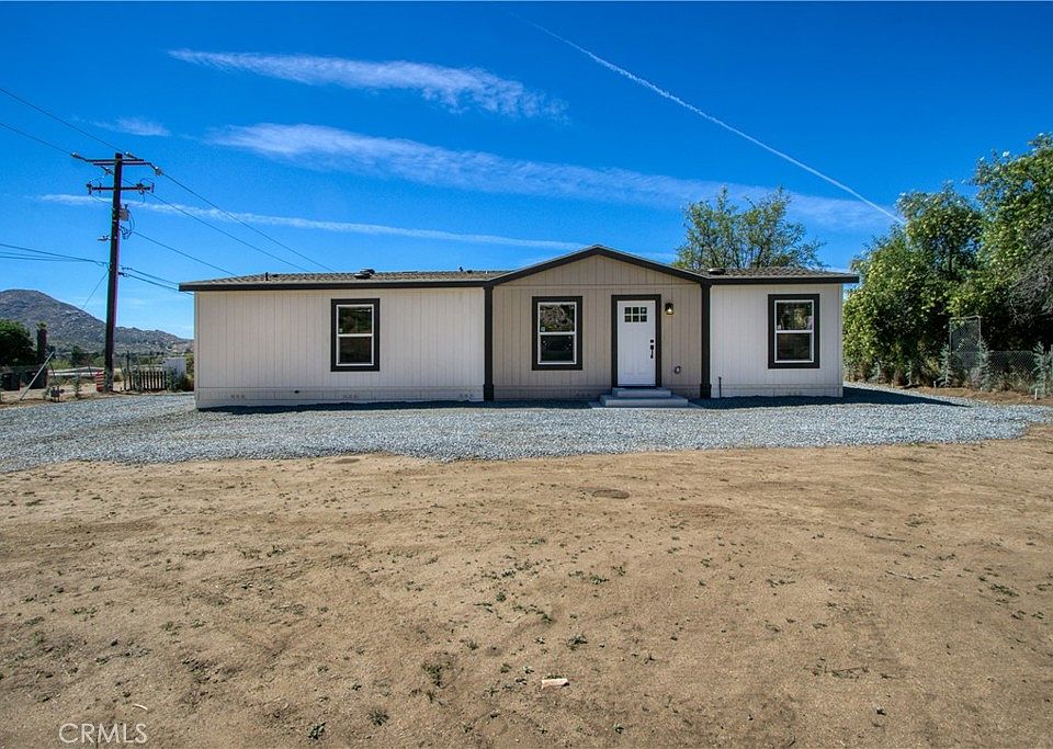 1st image of 32100 Sweetwater Ln