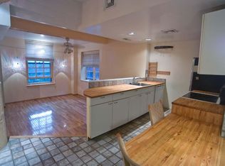 246 N 3rd St APT 3C, Philadelphia, PA 19106