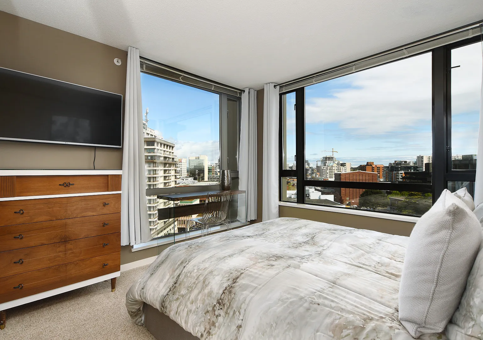Fairfield Rd, Victoria — Photo 1