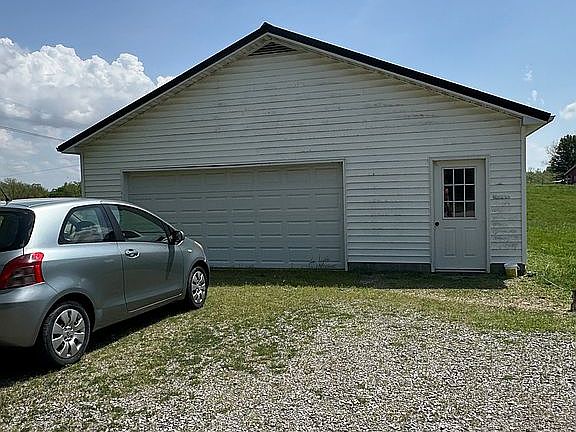 4th image of 2479 Waverly Rd