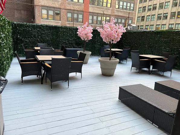 279 East 44th Street image 9 of 10