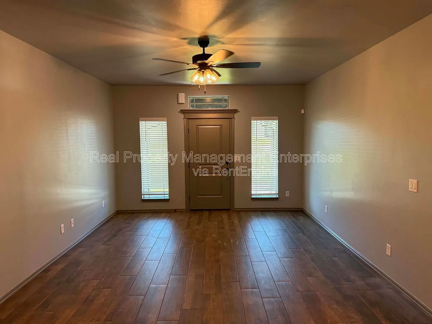 4 bed, 3.0 bath, 1757 sqft, $2,199 — Photo 2